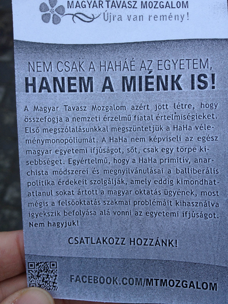 Illustration for article titled Élőben a Deák térről, a HaHa diáktüntetéséről (azóta már visszafoglalták a Bölcsészkart)
